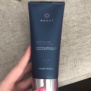 Brand new never used Monat Revitalize Conditioner